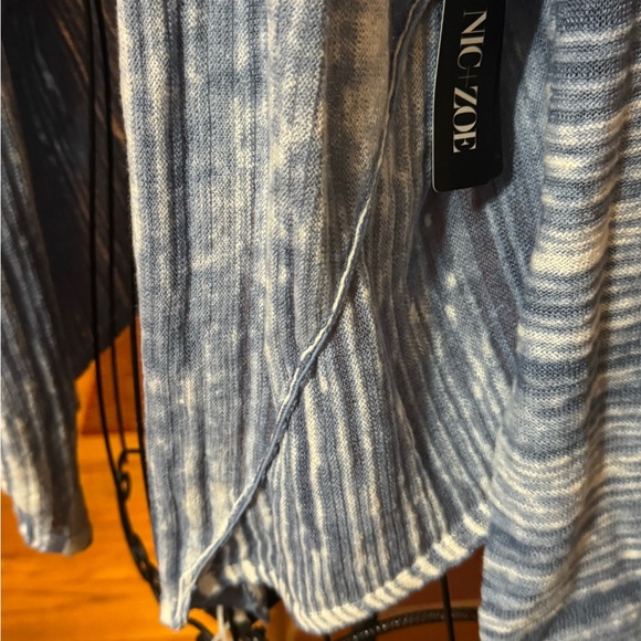 NIC+ZOE Blue and White Knit Top - Picture 6 of 8